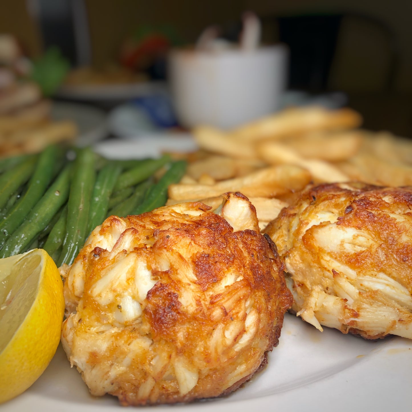 4 Jumbo Lump 1/2 Pound Crab Cakes
